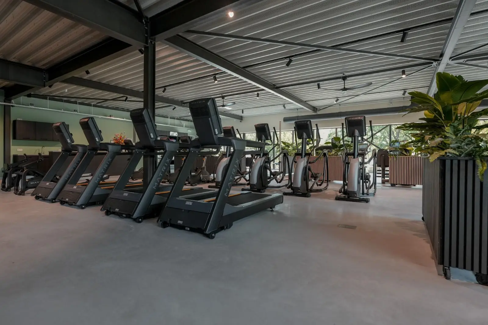 WhatsApp Image 2025-09-17 at 22.02.12